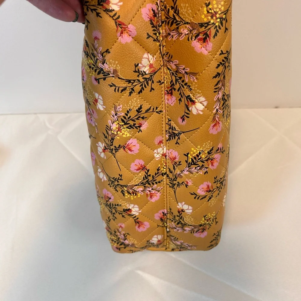 Steve Madden Floral Travel Bag Purse Double Zipper Side Handle Yellow 9'' x 10'' - Picture 12 of 12